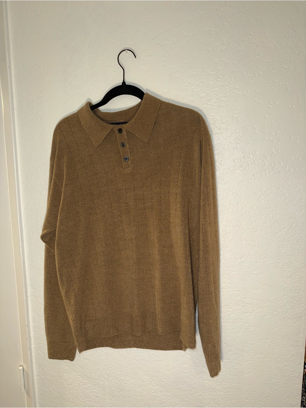 Dockers Men’s V-Neck Polo Sweater in Brown Tan